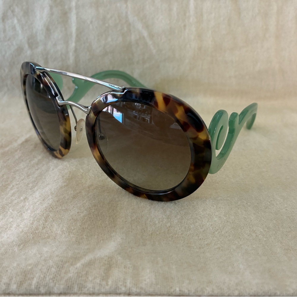 Prada Baroque Oval Sunglasses Spring 2013 - Never Worn - Picture 5 of 6